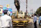 सर्विस रोड से हटाए गए खड़े वाहन, ट्रैफिक पुलिस की ताबड़तोड़ कार्रवाई