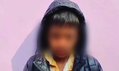 एटा में इंसानियत शर्मसार: HIV पीड़ित महिला की मौत के बाद अंतिम संस्कार को तरसा शव, 10 साल का बेटा देखता रहा अपनों की राह