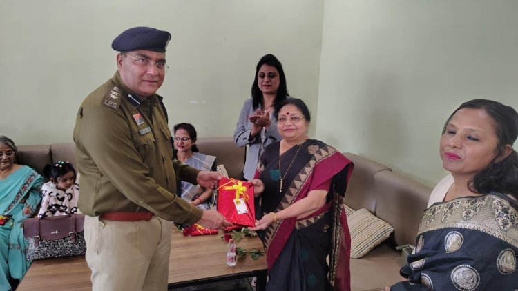 भिलाई महिला थाना पारिवारिक परामर्श केन्द्र में काउंसलरों और पुलिस स्टाफ का सम्मान, 1464 मामलों का निराकरण