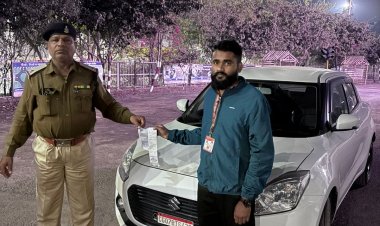 लाल सिग्नल तोड़ नशे में चला रहा था कार, फर्जी प्रेस कार्ड दिखाकर बचने की कोशिश नाकाम