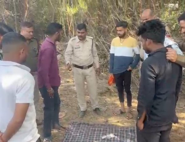 सुपेला में रेलवे पटरी किनारे जुआ खेलते 6 गिरफ्तार, ₹4,590 नगद जब्त