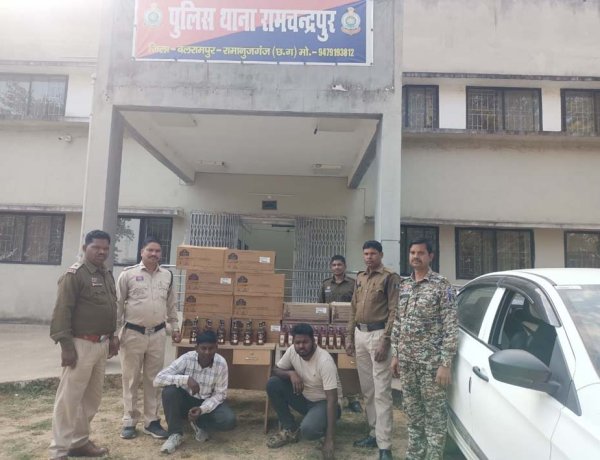 झारखंड से शराब तस्करी का खुलासा, 104 लीटर अंग्रेजी शराब जब्त, टाटा टैगोर कार से 12 पेटी शराब बरामद, दो गिरफ्तार