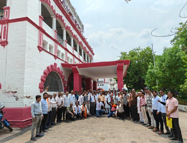 दुर्ग में सर्व यादव समाज का प्रदर्शन: “यादव जी की लव स्टोरी” पर रोक की मांग, देशव्यापी आंदोलन का ऐलान