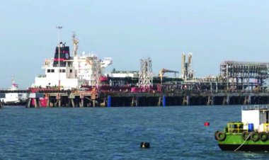 पश्चिम एशिया में तनाव के बीच भारत को राहत, एलपीजी और कच्चा तेल लेकर गुजरात पहुंचे भारतीय टैंकर