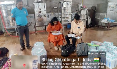 गर्मी के मद्देनजर खाद्य विभाग अलर्ट, दुर्ग जिले की पानी और जूस फैक्ट्रियों में छापा, 180 बोरी पानी पाऊच जब्त