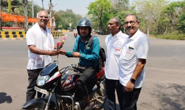 गुलाब का फूल और चॉकलेट से दिया सड़क सुरक्षा का संदेश, दिशा का ट्रैफिक जागरूकता अभियान