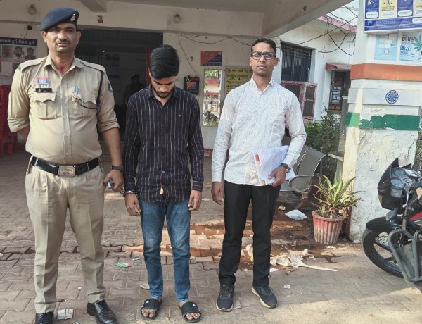 तकियापारा में सट्टा खेलाते युवक गिरफ्तार, नगदी और सट्टा पट्टी जब्त