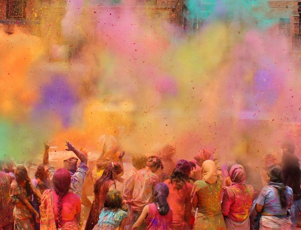 होली से पहले सख्त हुआ रायपुर पुलिस कमिश्नरेट, जबरन रंग लगाने पर होगी एफआईआर, मुखौटे पर भी प्रतिबंध