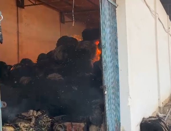 राइस मिल में भीषण आग, 20 गाड़ियों की मदद से 5 घंटे की मशक्कत के बाद पाया काबू