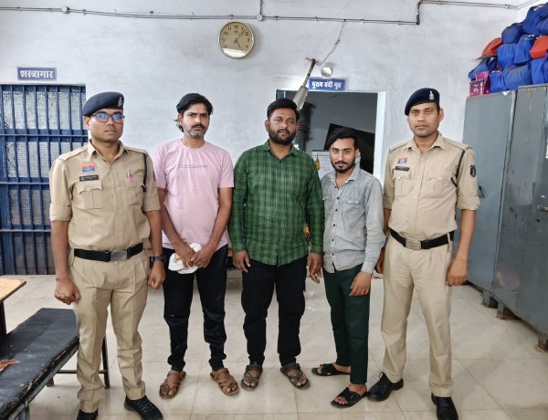 दुर्ग में अवैध कबाड़ कारोबार पर पुलिस की बड़ी कार्रवाई, 5 आरोपी हिरासत में, भारी स्क्रैप जब्त