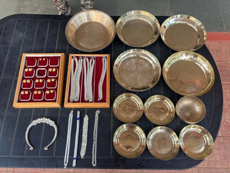 ज्वैलरी दुकान में चोरी करने वाला आरोपी गिरफ्तार