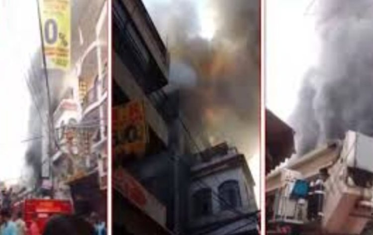 पालम अग्निकांड: बहुमंजिला इमारत में आग से 9 की मौत, बच्चों को बचाने पहली मंजिल से फेंका