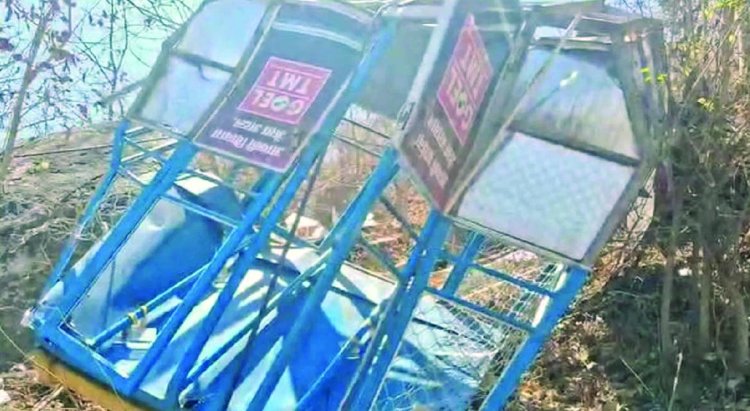 माता मंदिर में बड़ा हादसा: रोपवे केबल टूटने ट्रॉली गिरी, महिला की मौत, 16 घायल