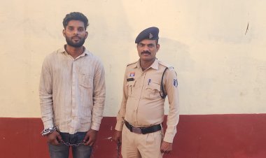 भिलाई में हथियार लहराकर दहशत फैलाने वाला युवक गिरफ्तार, पुलिस ने तलवारनुमा हथियार किया जब्त