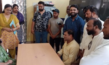 आत्मानंद स्कूलों में फीस का विरोध तेज, सरकार से पुनर्विचार की मांग