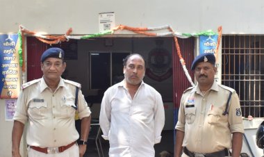 2 किलो से ज्यादा गांजा के साथ तस्कर गिरफ्तार, लाखों रुपए का सामान जब्त