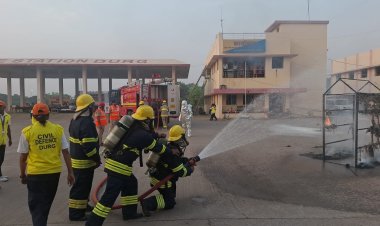 दुर्ग में सिविल डिफेंस मॉक ड्रिल: हवाई हमले और आपदा से निपटने का दिया गया प्रशिक्षण, ब्लैकआउट भी किया गया