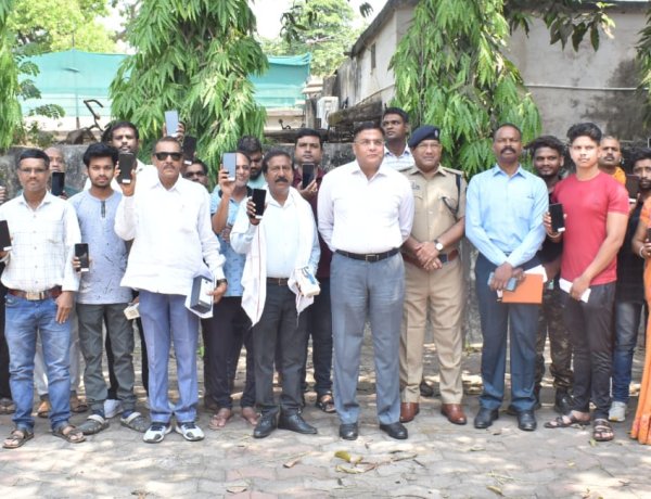 205 गुम मोबाइल बरामद, 50 लाख की संपत्ति लौटाकर लोगों के चेहरों पर लाई मुस्कान