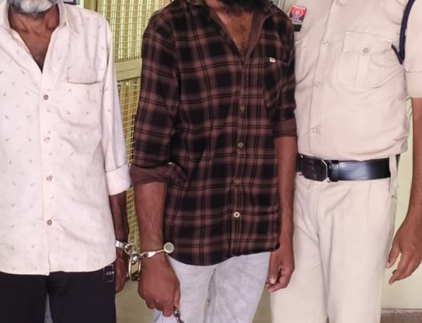 बाइक से शराब तस्करी करते 2 आरोपी गिरफ्तार, 35 पौवा शराब जब्त