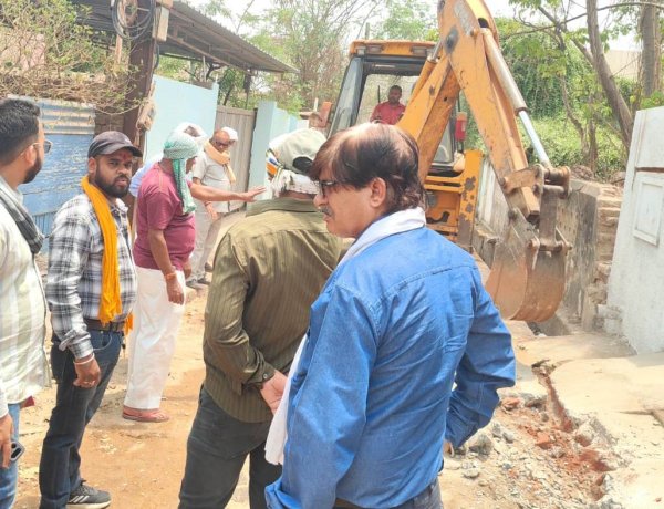 शिकायत पर निगम ने चलाया जेसीबी, अवैध अतिक्रमण को किया ध्वस्त