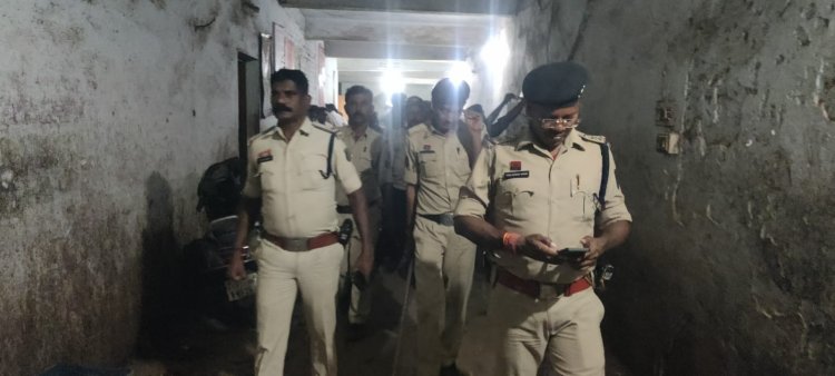 नशा, हथियार लेकर घूमने और सार्वजनिक स्थानों पर शराब पीने वालों पर कार्रवाई, 46 स्थानों पर रातभर चला पुलिस अभियान