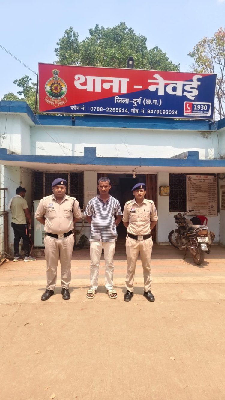 मंगल बाजार में सट्टा खिलाते आरोपी गिरफ्तार, नेवई पुलिस की कार्रवाई जारी