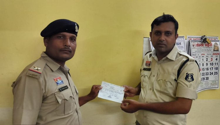 दुर्ग में हेलमेट नियम पर सख्ती: 5 पुलिसकर्मियों का भी कटा चालान