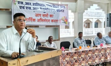 विद्यार्थियों को मिली मार्कशीट, दुर्ग पुलिस ने साइबर सुरक्षा और नए कानून की दी जानकारी