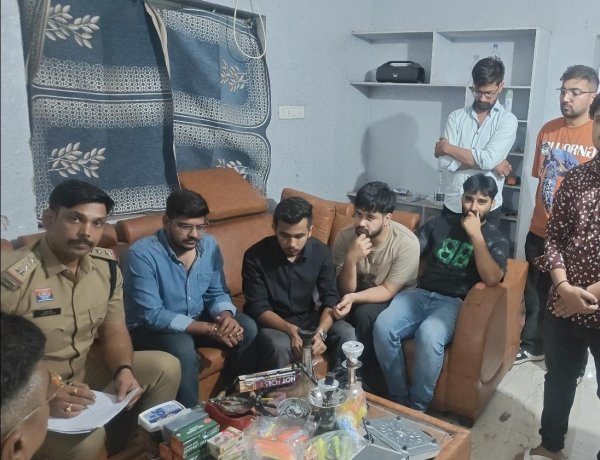 भिलाई में फ्लैट बना ‘हुक्का अड्डा’, पुलिस रेड में 6 युवक गिरफ्तार