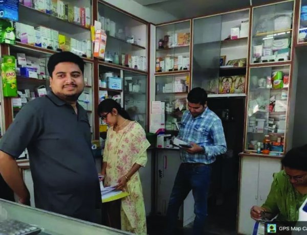 दुर्ग में दवा दुकानों पर सख्ती, 3 मेडिकल स्टोर पर गड़बड़ी, नोटिस जारी