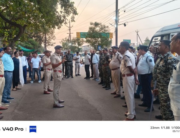 तड़के सुबह दुर्ग पुलिस का बड़ा कॉम्बिंग ऑपरेशन, 500 मकानों और 200 ट्रकों की जांच