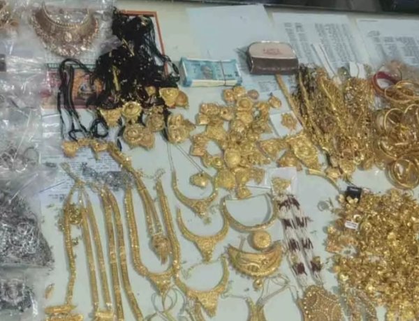 10 घंटे में खुली ज्वेलरी चोरी की गुत्थी, नाबालिग समेत गिरोह का पर्दाफाश