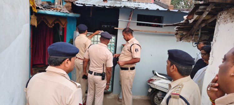 तड़के 4 बजे दुर्ग में पुलिस का कॉम्बिंग ऑपरेशन, तलवार-गुप्ती, गांजा और संदिग्ध बाइक जब्त
