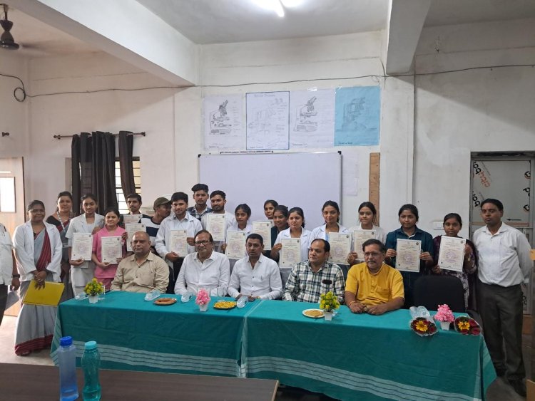 मुख्यमंत्री कौशल विकास योजना के विद्यार्थियों को वितरित किए गए प्रमाण पत्र