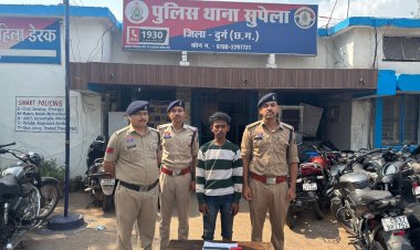 मैदान में हथियार लहराकर दहशत फैलाने वाला युवक गिरफ्तार