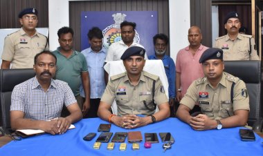 नकली सोने के बिस्किट बेचकर ठगी, 5 आरोपी गिरफ्तार, 1.24 किलो नकली धातु और कार जब्त