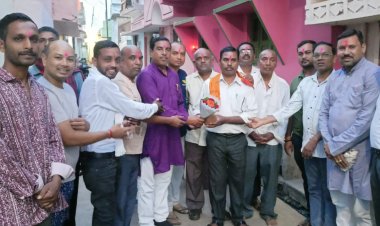 ग्राम विकास समिति उरला के अध्यक्ष छन्नू बंजारे का सम्मान, गांव के विकास पर हुई चर्चा