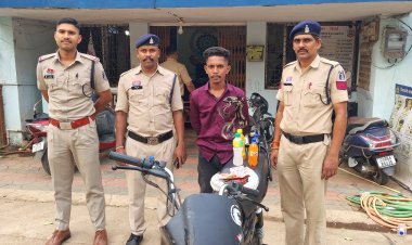 पान ठेले में चोरी करने वाले नाबालिग सहित 2 गिरफ्तार, 53 हजार का माल बरामद