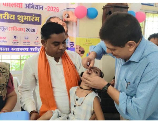 दुर्ग में पल्स पोलियो अभियान को मिली शानदार शुरुआत, पहले ही दिन 81 प्रतिशत बच्चों को पिलाई गई पोलियो की खुराक