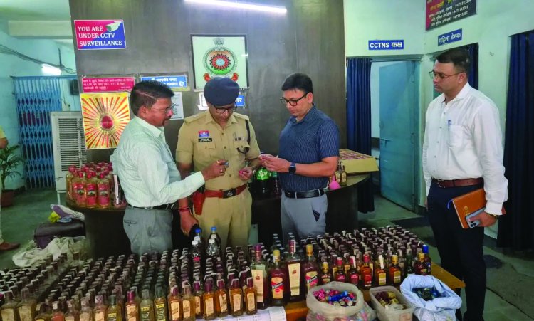 नकली शराब फैक्ट्री का भंडाफोड़, 869 बोतलें और 240 लीटर शराब जब्त, एक गिरफ्तार