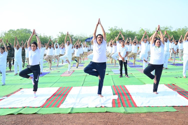 सीएएफ जवानों ने मनाया अंतरराष्ट्रीय योग दिवस, 400 जवानों और परिवारजनों ने किया योगाभ्यास