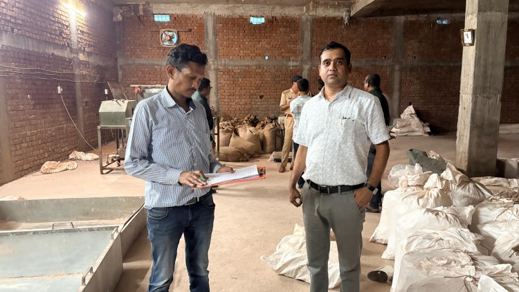 दुर्ग जिले में फिर अवैध गुटखा फैक्ट्री का भंडाफोड़, 1600 किलो तैयार माल, 1600 किलो रॉ मटेरियल समेत तीन मशीनें जब्त