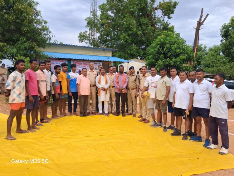 चलित थाना और जनसुनवाई से बढ़ा भरोसा, पुलिस ने सुनी ग्रामीणों की समस्याएं
