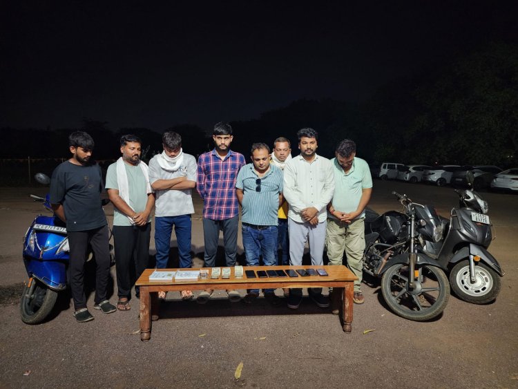 गनियारी में जुआ अड्डे पर पुलिस का बड़ा छापा, 8 जुआरी गिरफ्तार, ₹5.20 लाख की संपत्ति जब्त