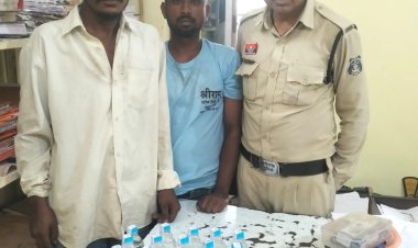 गौठान के पास चल रही थी अवैध शराब की बिक्री, उतई पुलिस ने दो तस्करों को दबोचा