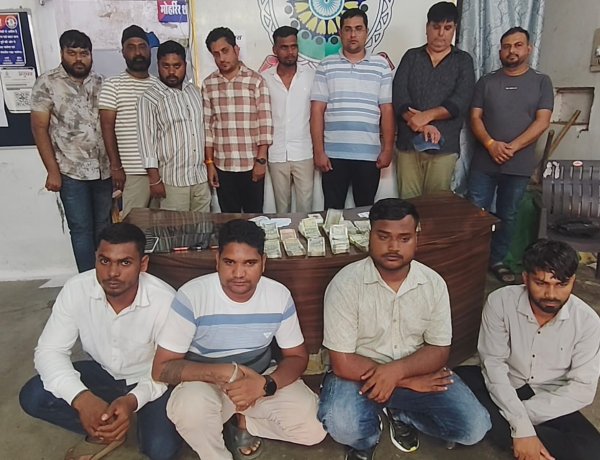 दुर्ग में जुए के अड्डे पर पुलिस का बड़ा छापा, 12 जुआरी गिरफ्तार, ₹9.04 लाख नकद जब्त