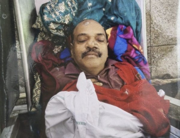 दुर्ग रेलवे स्टेशन पर दर्दनाक हादसा: ट्रेन में चढ़ते समय फिसले ओरिएंटल इंश्योरेंस के क्षेत्रीय प्रबंधक, पटरी पर गिरने से मौत