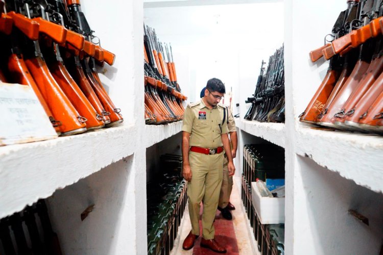 नवनियुक्त एसपी संदीप कुमार पटेल ने किया पुलिस लाइन का निरीक्षण, संसाधनों के बेहतर रखरखाव पर दिया जोर