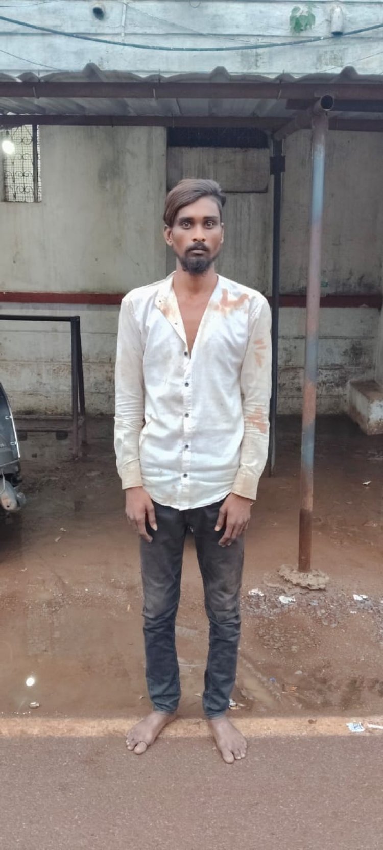 शराब के लिए मांगे पैसे, नहीं देने पर युवक से मारपीट, फिर पीकअप में की तोड़फोड़; आरोपी गिरफ्तार
