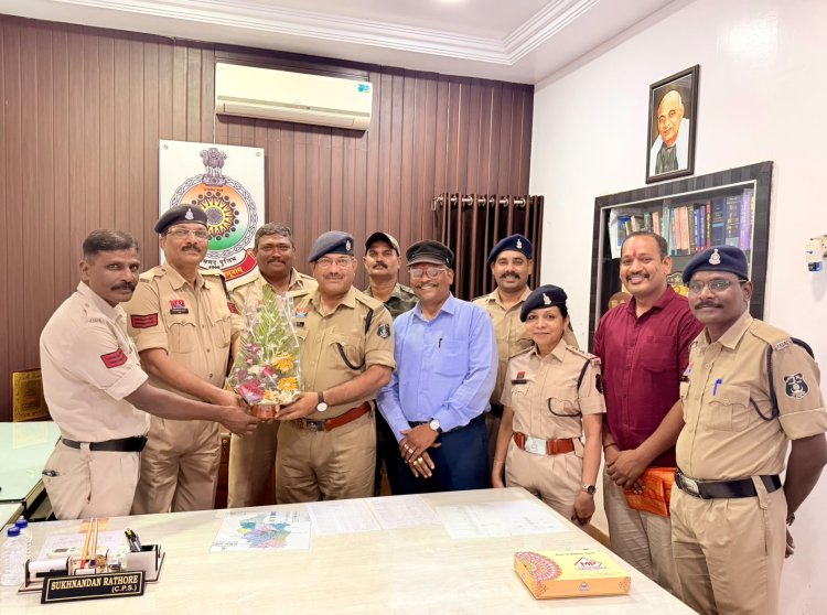 ढाई साल की यादें साथ लेकर जगदलपुर रवाना हुए ASP सुखनंदन राठौर, भावुक विदाई में बोले- "अलविदा दुर्ग, अलविदा भिलाई"